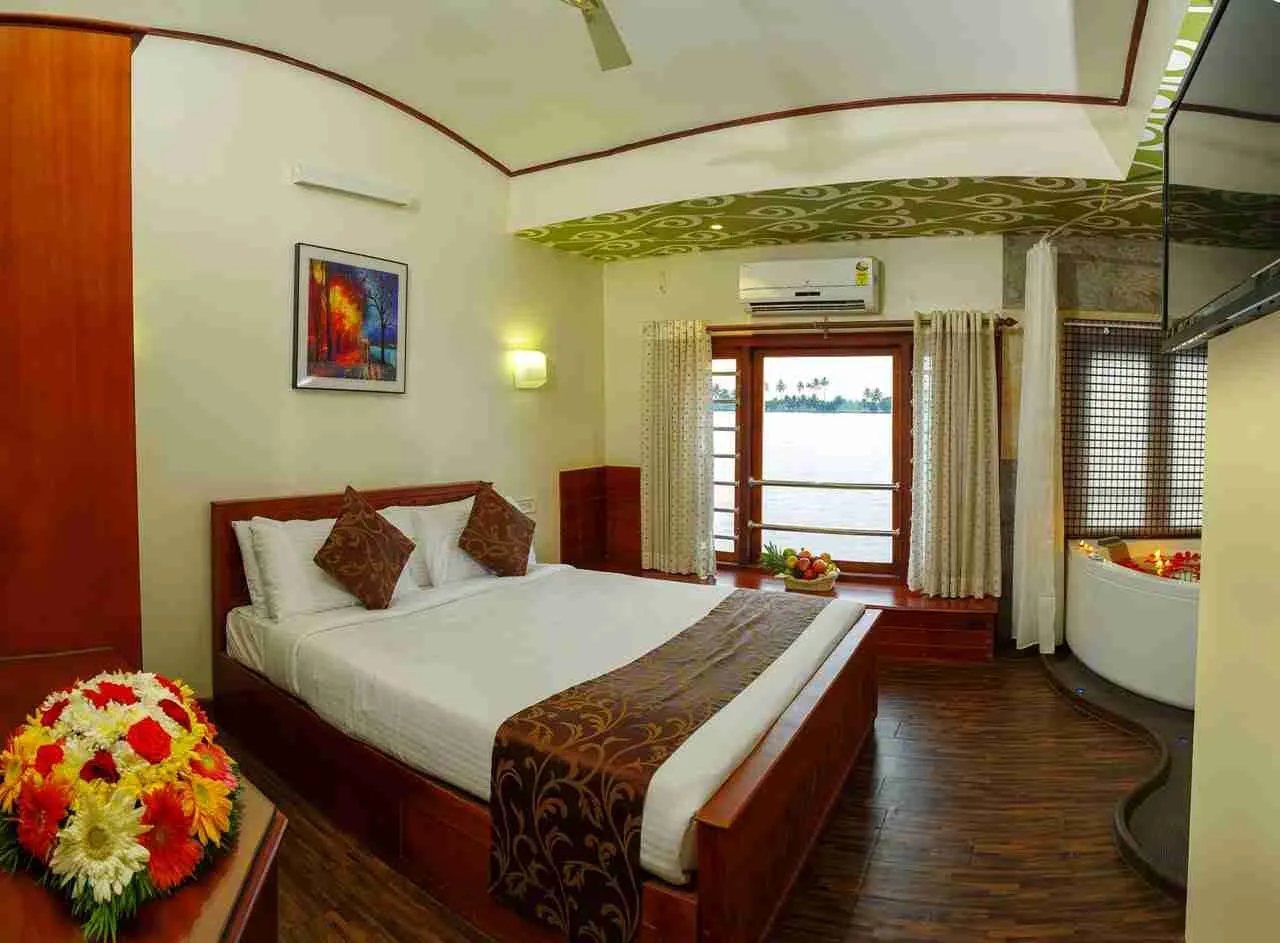 2 bed premium houseboat bedroom