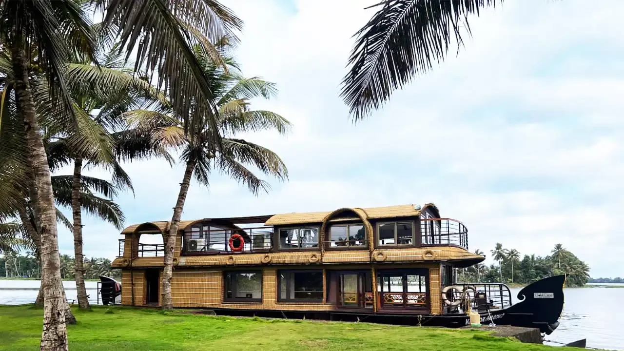 Kerala Premium Houseboat