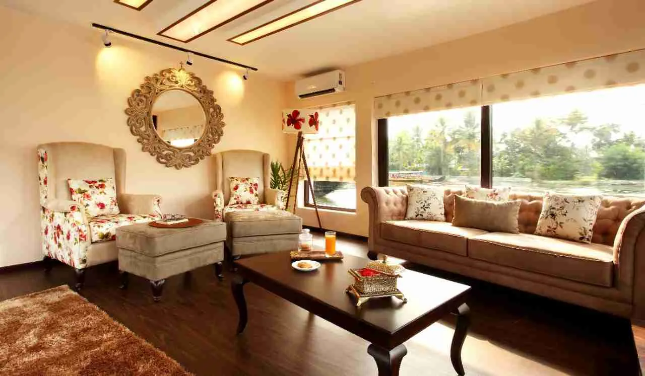 One bedroom luxury houseboat living area