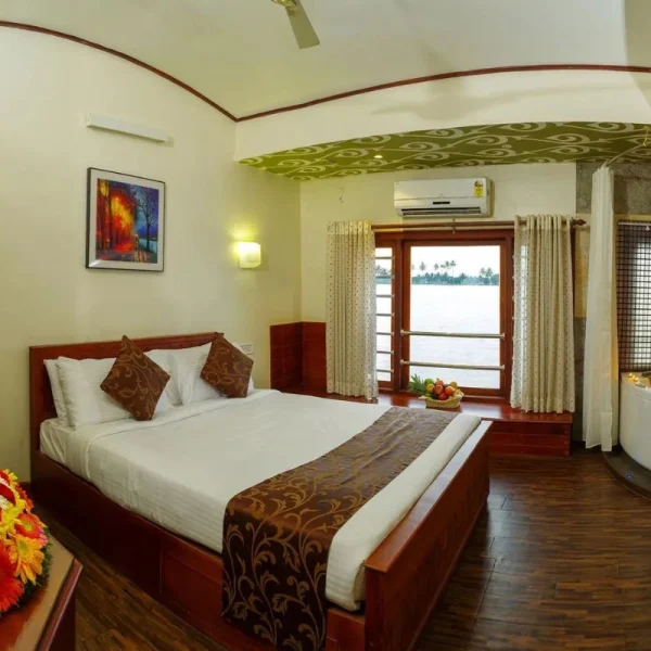 Premium 2 bedroom houseboat